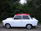 Trabant P601 Farbkombination polarweiß und granadarot